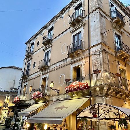 La Maison Del Bell'Antonio - Catania Downtown Bagian luar foto
